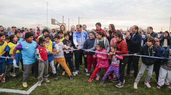 Cancha-de-cesped-sintetico-barrio-Nueva-Esperanza_0890