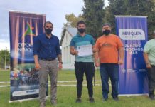 Los jueces de tiro deportivo tienen sus certificados