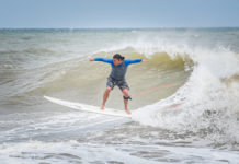 El arte sobre las olas: gran festival de surf con tablas largas