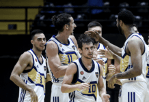 Juan Cruz entra, la tira y convierte; Agustín se acerca al doble-doble