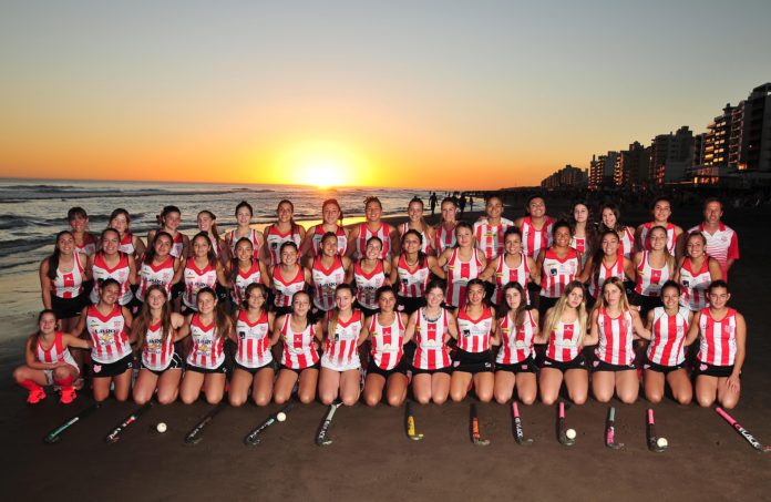 1-AtardecerPlayaChicas