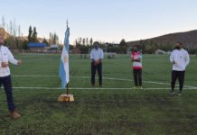 Varvarco-Invernada Vieja ya tiene su cancha de césped sintético