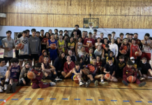 Antinatural: una Oveja silenció, dominó y capacitó a una banda de Zorros