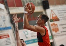 El Rojo, por la mano de Almendra y con Dentis apretados cuando hizo falta