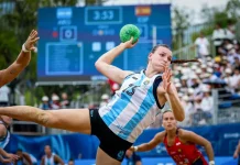 Los seleccionados argentinos de beach handball entrenan en Neuquén
