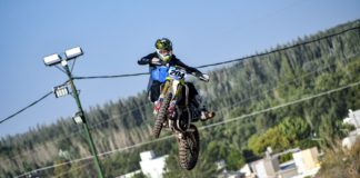 El Coliseo de la Barda vuelve a vibrar con el Super Cross nocturno