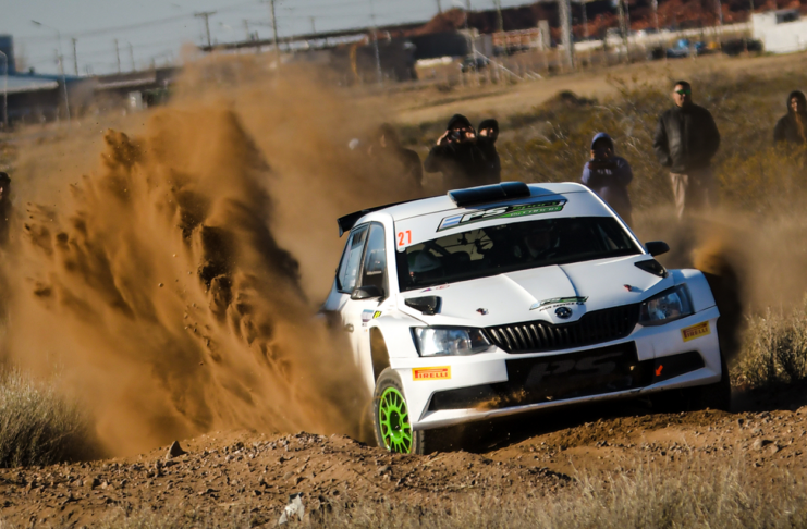 Ale Cancio, Nico González y Joselito Gómez, adelante en el Shakedown